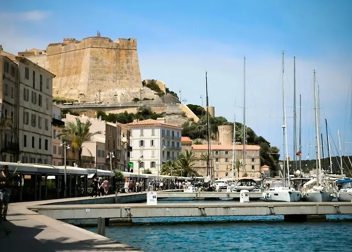 Port De 博尼法乔